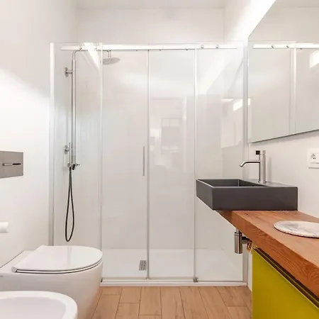 Attico Con Terrazzino Vicino Arena