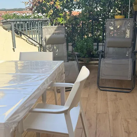 Attico Con Terrazzino Vicino Arena Lejlighed