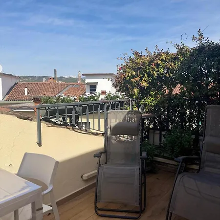 Attico Con Terrazzino Vicino Arena Lejlighed